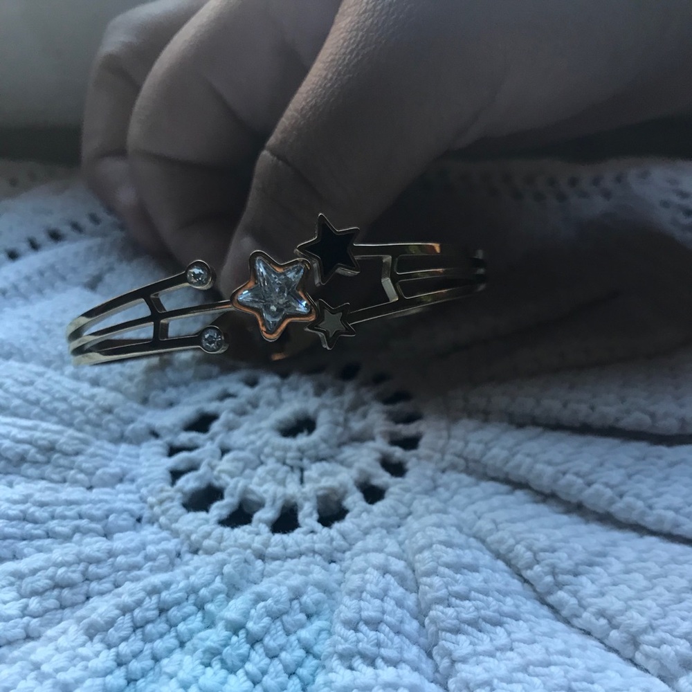 Adjustable star bracelet